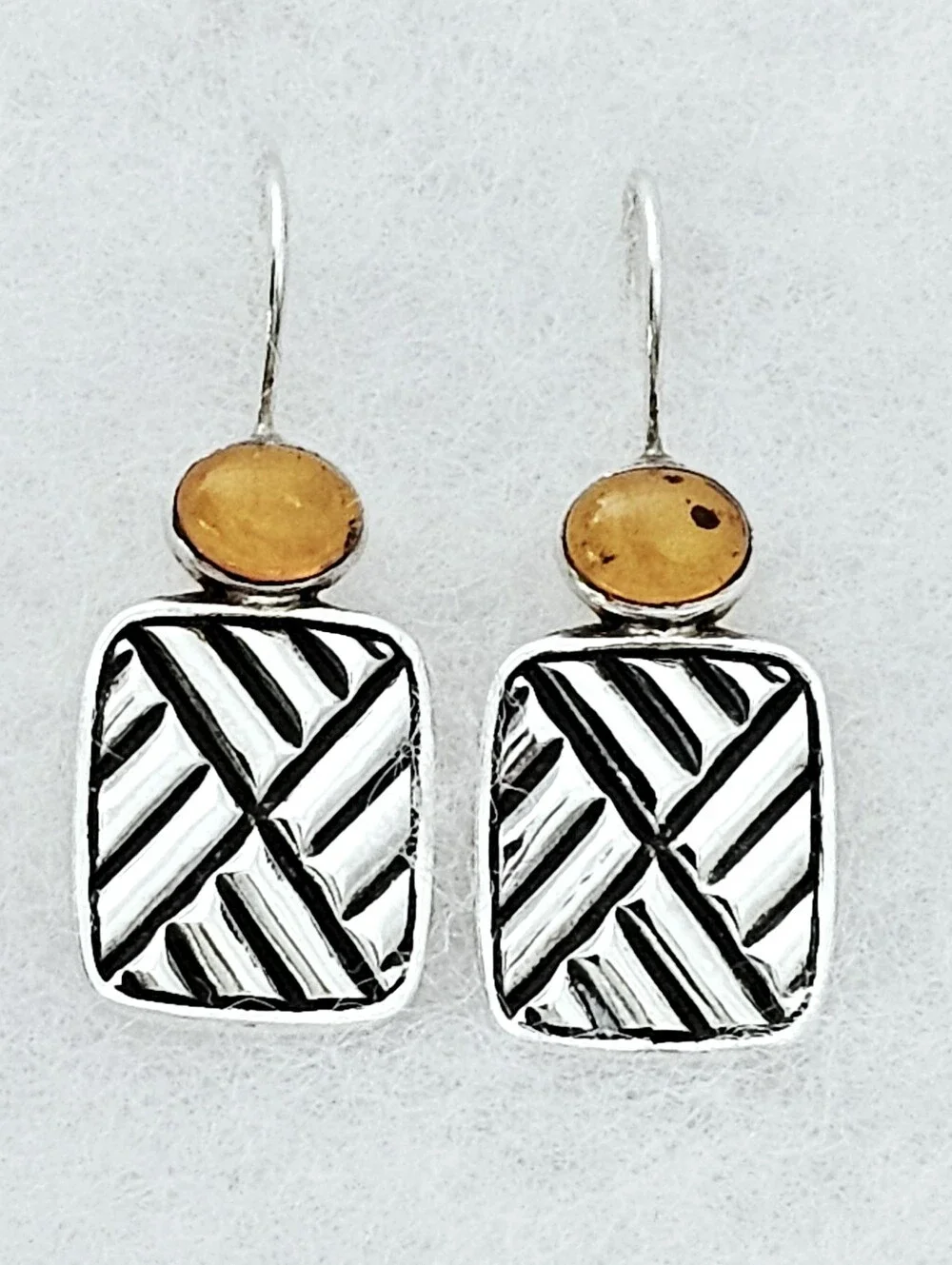 Silpada Rare Sterling Silver Amber Cabochon Rectangular Chevron Earrings W1451